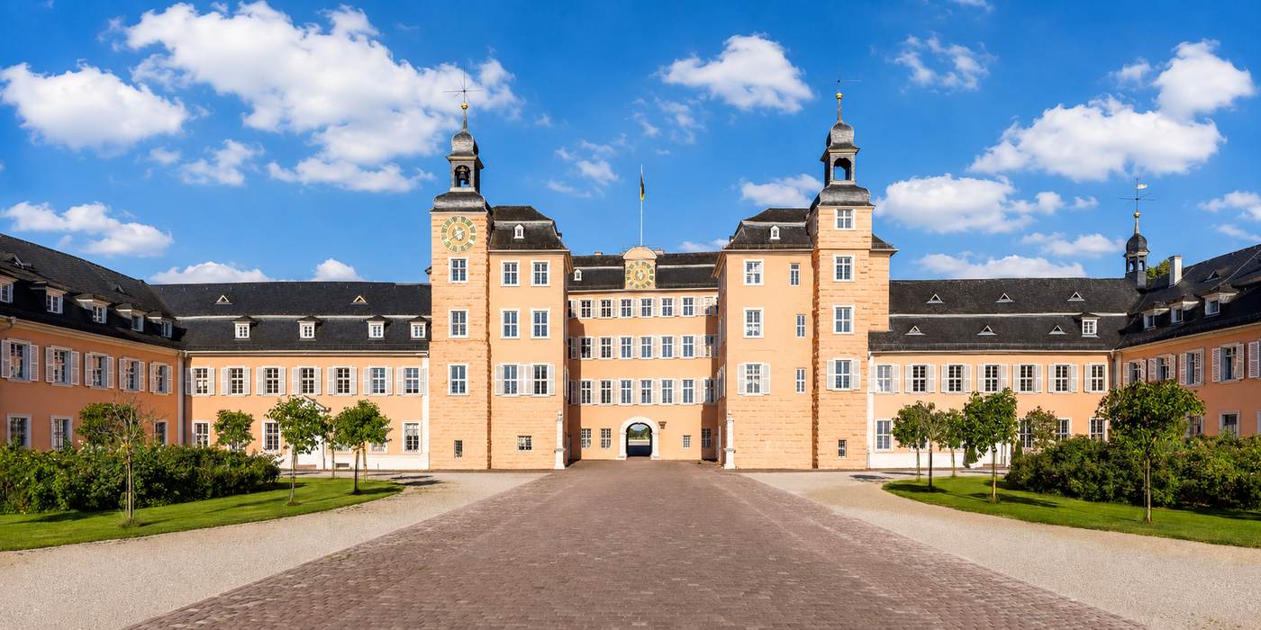 Schloss Schwetzingen mit Ehrenhof – Hausverwaltung Schwetzingen von Krämer aus Mannheim